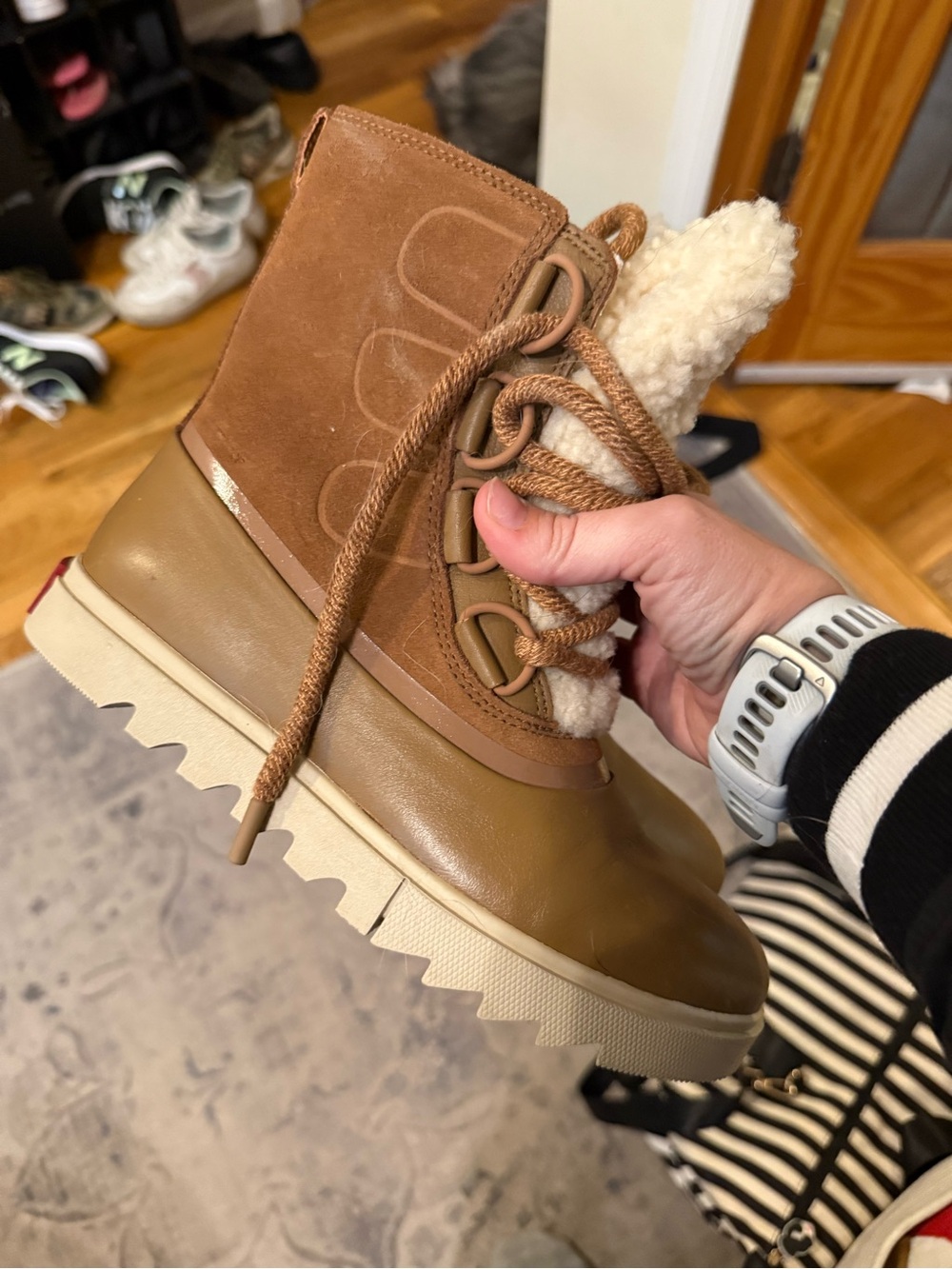 Cozy Sorel Shearling Accent Winter Boot size 6.5